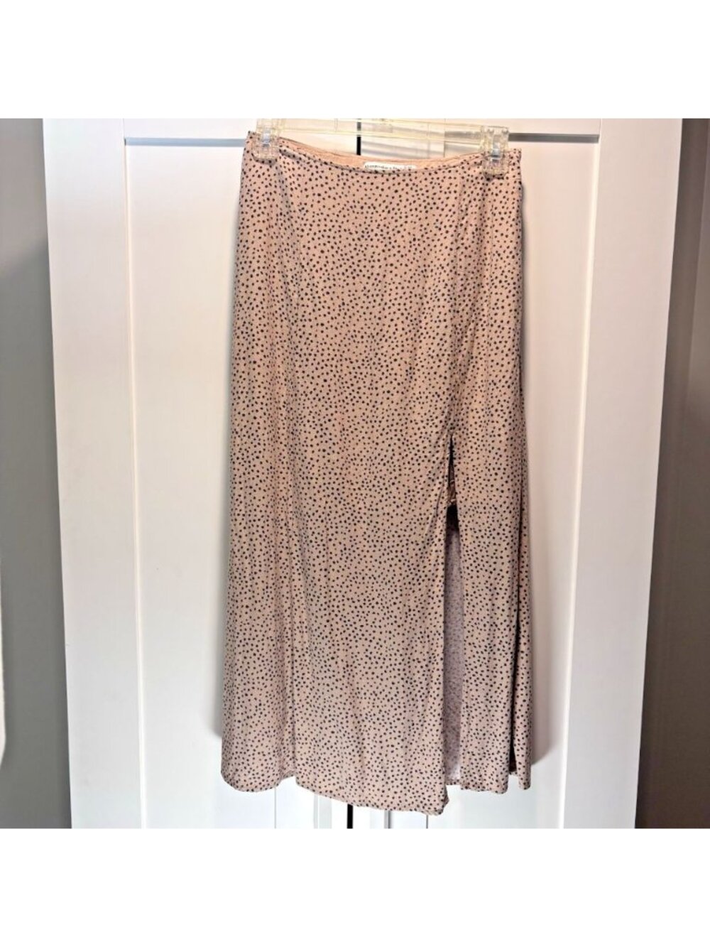 Abercrombie & Fitch midi skirt slit spotted print tan blush women’s size XS